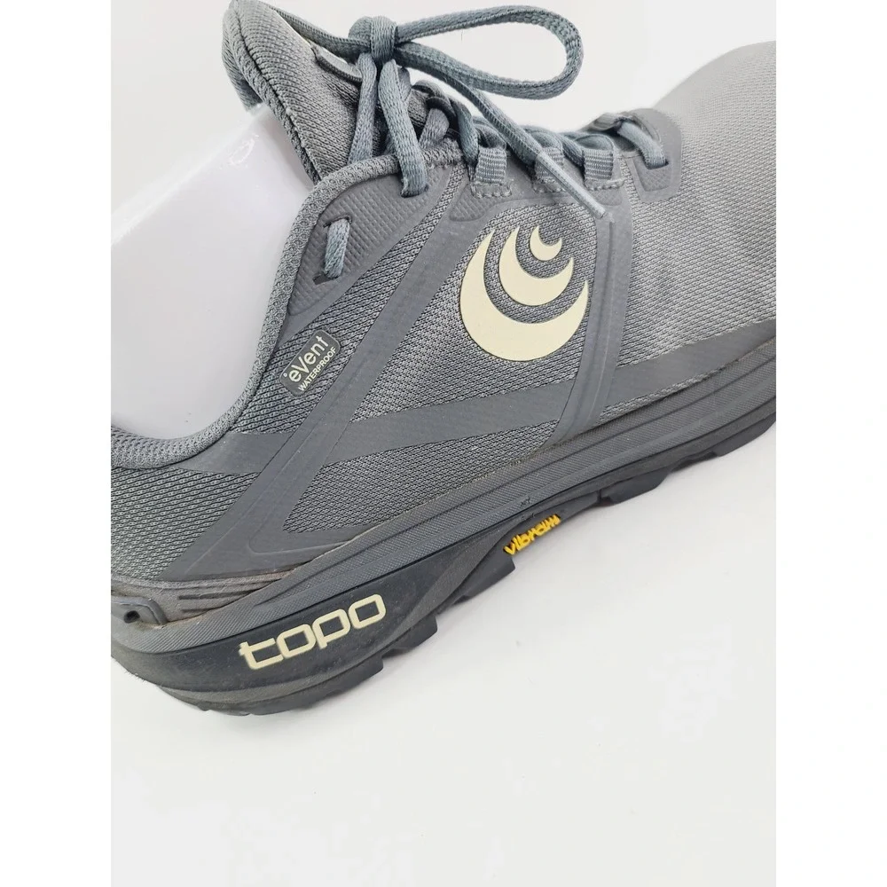 Topo Athletic, Outdoor Running‎ Trail Shoes mens, Size 9 Grey/Butter.